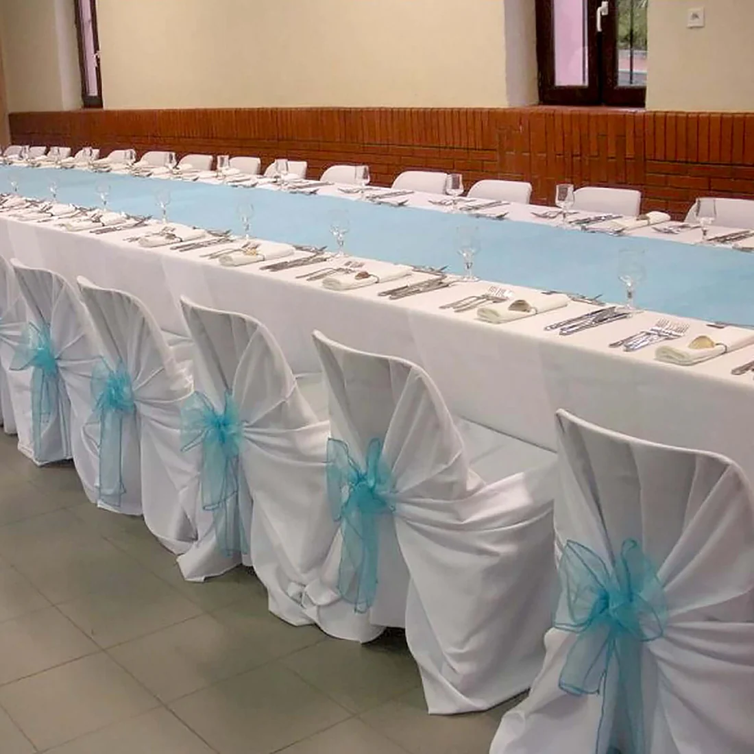 White Self-Tie Polyester Chair Cover - Image 3